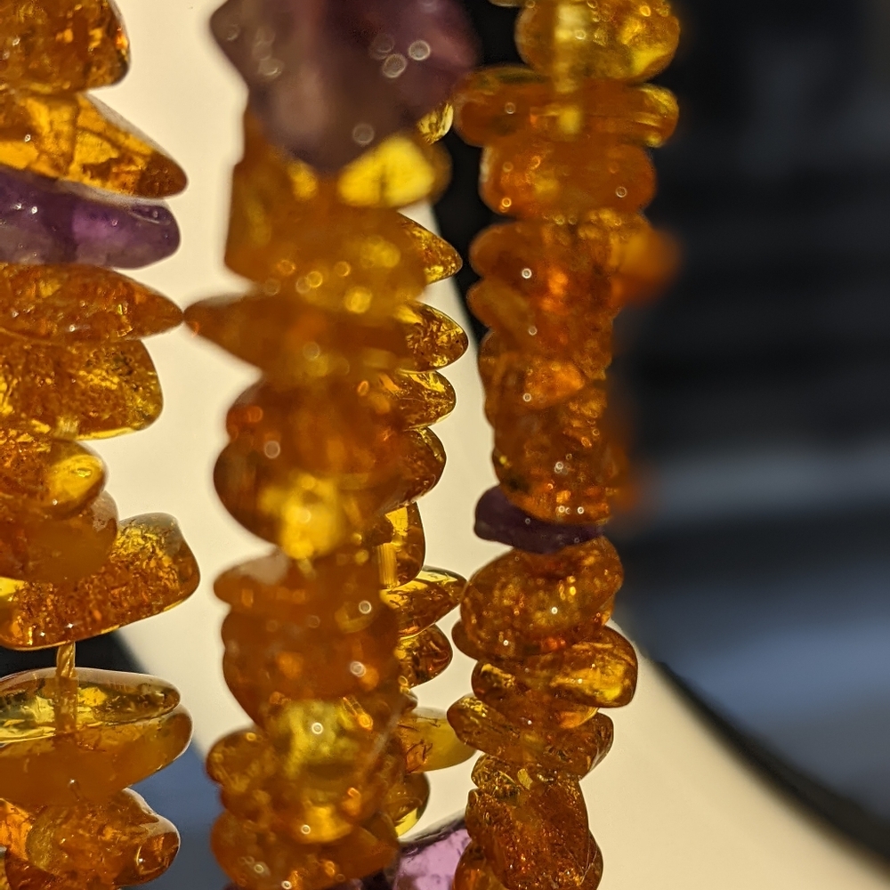 Amber necklace with amethyst